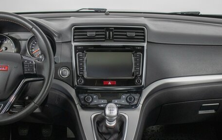 Haval H6, 2017 год, 1 370 000 рублей, 14 фотография