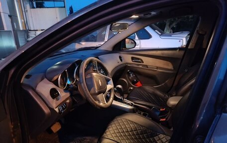 Chevrolet Cruze II, 2010 год, 560 000 рублей, 9 фотография