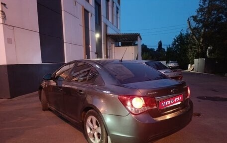 Chevrolet Cruze II, 2010 год, 560 000 рублей, 7 фотография