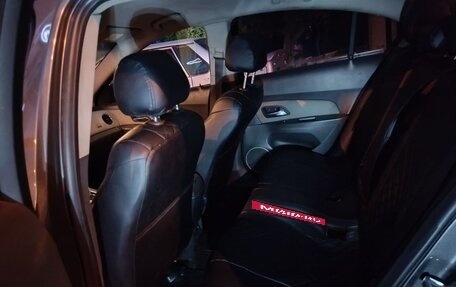 Chevrolet Cruze II, 2010 год, 560 000 рублей, 10 фотография