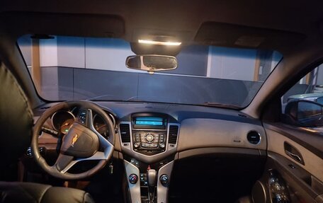 Chevrolet Cruze II, 2010 год, 560 000 рублей, 11 фотография