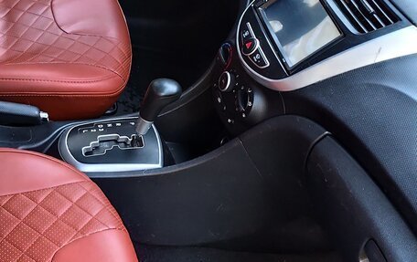 Hyundai Solaris II рестайлинг, 2011 год, 750 000 рублей, 6 фотография