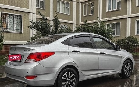 Hyundai Solaris II рестайлинг, 2013 год, 950 000 рублей, 4 фотография