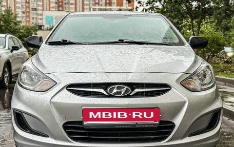 Hyundai Solaris II рестайлинг, 2013 год, 950 000 рублей, 5 фотография