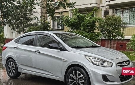 Hyundai Solaris II рестайлинг, 2013 год, 950 000 рублей, 6 фотография