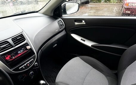 Hyundai Solaris II рестайлинг, 2013 год, 950 000 рублей, 17 фотография