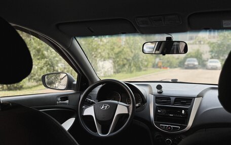 Hyundai Solaris II рестайлинг, 2013 год, 950 000 рублей, 20 фотография
