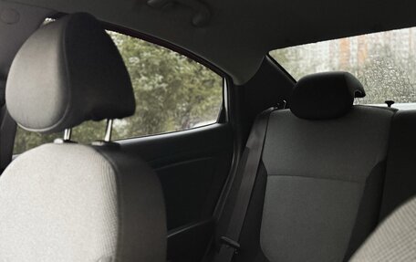 Hyundai Solaris II рестайлинг, 2013 год, 950 000 рублей, 27 фотография