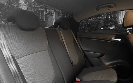 Hyundai Solaris II рестайлинг, 2013 год, 950 000 рублей, 29 фотография
