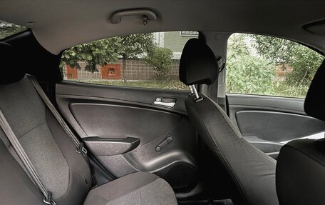 Hyundai Solaris II рестайлинг, 2013 год, 950 000 рублей, 36 фотография