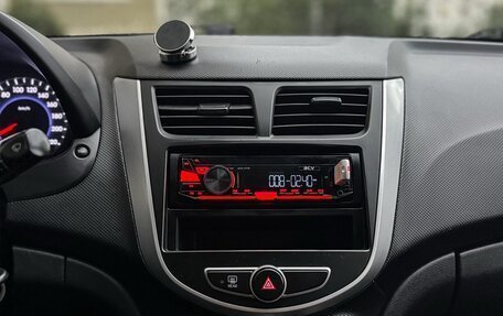 Hyundai Solaris II рестайлинг, 2013 год, 950 000 рублей, 32 фотография