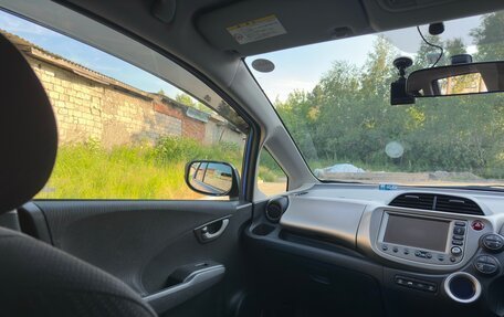 Honda Fit III, 2010 год, 900 000 рублей, 5 фотография
