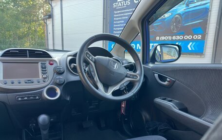 Honda Fit III, 2010 год, 900 000 рублей, 4 фотография