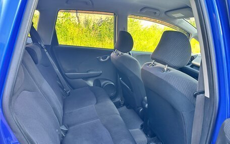 Honda Fit III, 2010 год, 900 000 рублей, 13 фотография