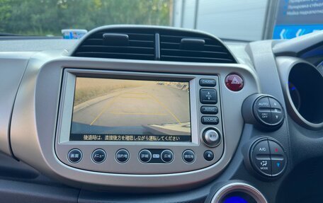 Honda Fit III, 2010 год, 900 000 рублей, 10 фотография