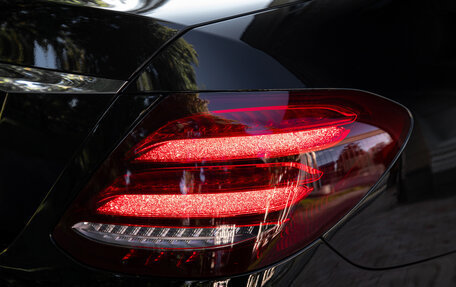 Mercedes-Benz E-Класс, 2018 год, 4 290 000 рублей, 10 фотография