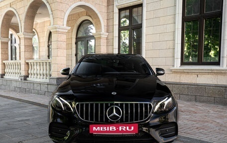 Mercedes-Benz E-Класс, 2018 год, 4 290 000 рублей, 2 фотография