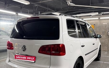 Volkswagen Touran III, 2010 год, 1 450 000 рублей, 3 фотография