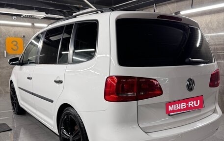 Volkswagen Touran III, 2010 год, 1 450 000 рублей, 4 фотография