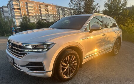 Volkswagen Touareg III, 2019 год, 4 899 000 рублей, 2 фотография
