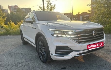 Volkswagen Touareg III, 2019 год, 4 899 000 рублей, 3 фотография