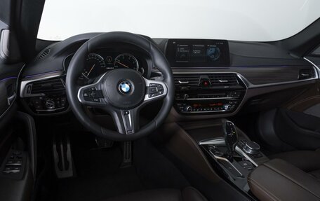 BMW 5 серия, 2017 год, 3 890 000 рублей, 6 фотография