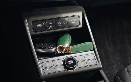 Hyundai Kona, 2025 год, 2 980 000 рублей, 19 фотография