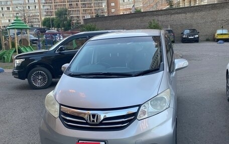 Honda Freed I, 2013 год, 1 200 000 рублей, 2 фотография