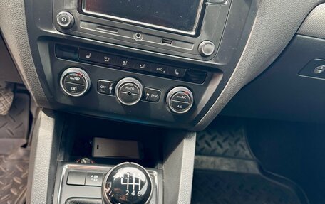 Volkswagen Jetta VI, 2015 год, 1 350 000 рублей, 20 фотография