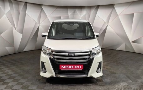 Toyota Noah III, 2016 год, 1 865 150 рублей, 7 фотография