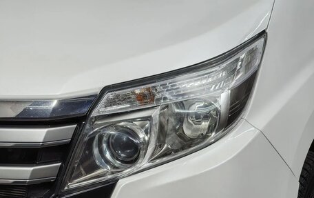 Toyota Noah III, 2016 год, 1 865 150 рублей, 16 фотография
