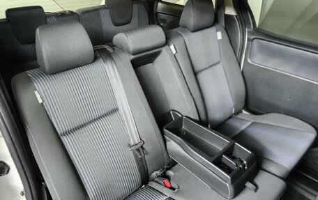 Toyota Noah III, 2016 год, 1 865 150 рублей, 11 фотография