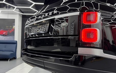 Land Rover Range Rover IV рестайлинг, 2018 год, 7 200 000 рублей, 3 фотография