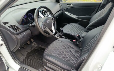 Hyundai Solaris II рестайлинг, 2013 год, 699 000 рублей, 10 фотография