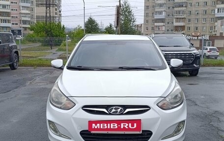 Hyundai Solaris II рестайлинг, 2013 год, 699 000 рублей, 2 фотография