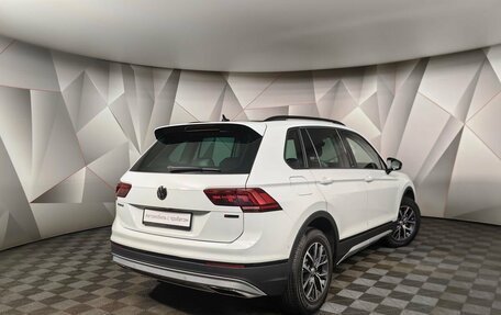 Volkswagen Tiguan II, 2020 год, 2 400 000 рублей, 2 фотография