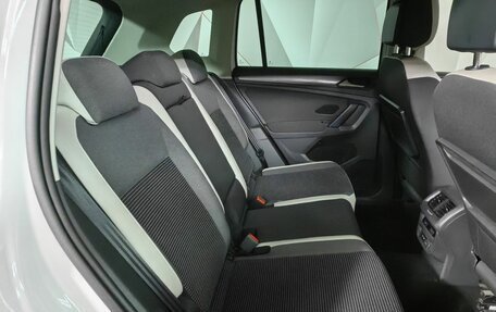 Volkswagen Tiguan II, 2020 год, 2 400 000 рублей, 13 фотография