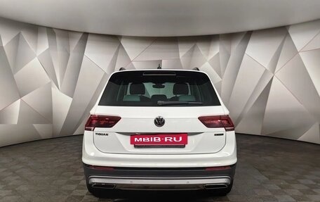 Volkswagen Tiguan II, 2020 год, 2 400 000 рублей, 8 фотография