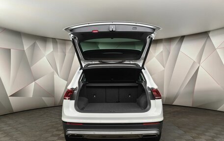 Volkswagen Tiguan II, 2020 год, 2 400 000 рублей, 19 фотография