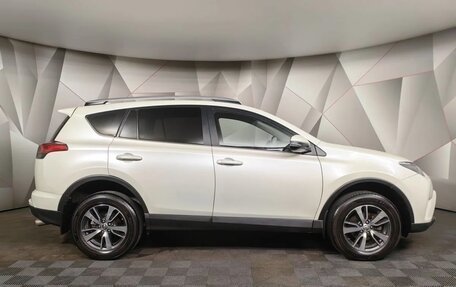 Toyota RAV4, 2017 год, 2 055 000 рублей, 6 фотография