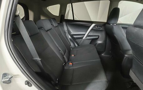 Toyota RAV4, 2017 год, 2 055 000 рублей, 12 фотография