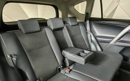 Toyota RAV4, 2017 год, 2 055 000 рублей, 13 фотография