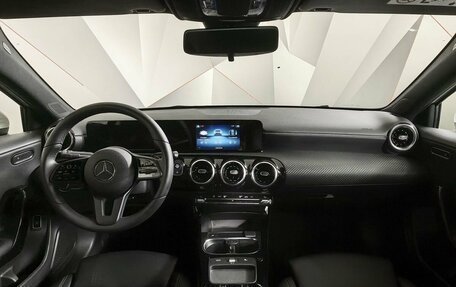 Mercedes-Benz A-Класс, 2019 год, 2 193 000 рублей, 14 фотография