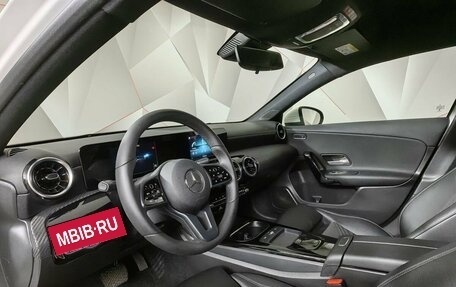 Mercedes-Benz A-Класс, 2019 год, 2 193 000 рублей, 19 фотография