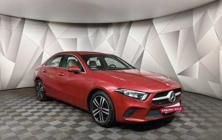 Mercedes-Benz A-Класс, 2020 год, 2 750 000 рублей, 3 фотография