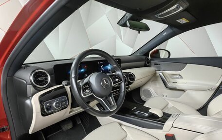 Mercedes-Benz A-Класс, 2020 год, 2 750 000 рублей, 18 фотография