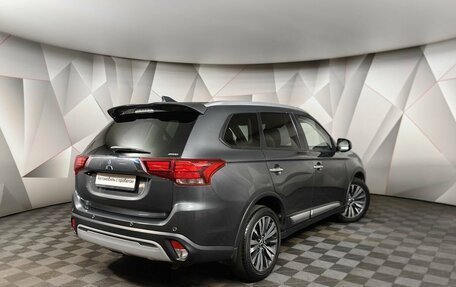 Mitsubishi Outlander III рестайлинг 3, 2019 год, 1 699 000 рублей, 2 фотография