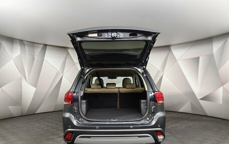 Mitsubishi Outlander III рестайлинг 3, 2019 год, 1 699 000 рублей, 19 фотография