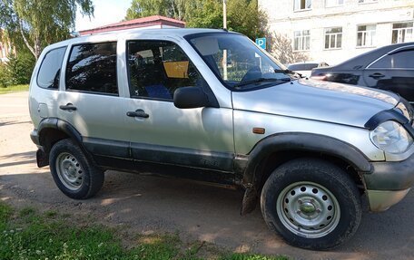 Chevrolet Niva I рестайлинг, 2003 год, 235 000 рублей, 3 фотография