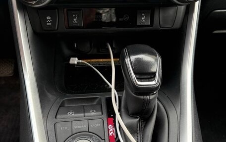 Toyota RAV4, 2021 год, 3 500 000 рублей, 11 фотография